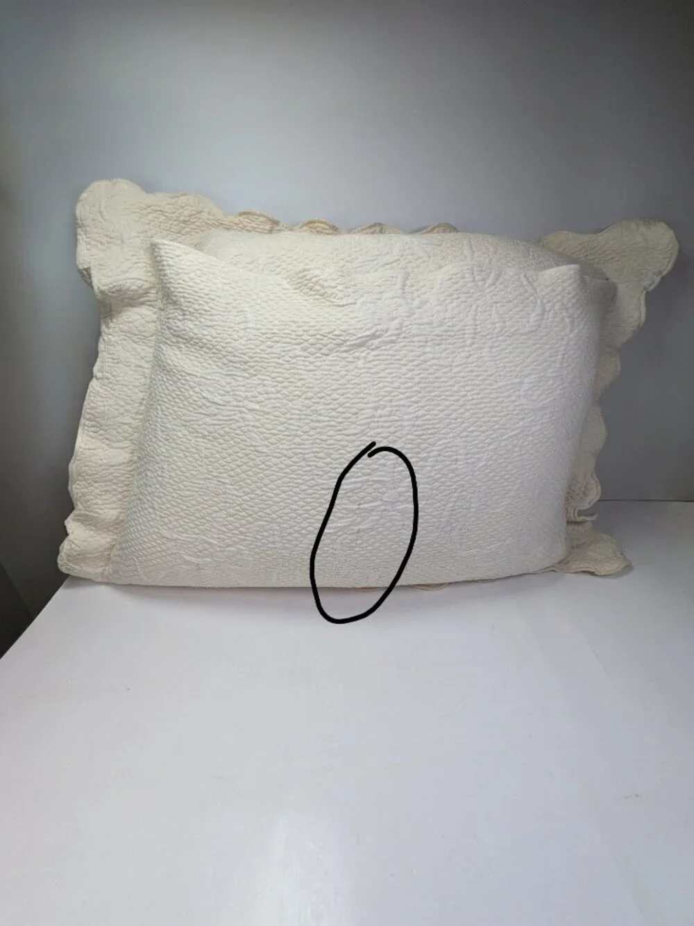 Vintage Shavel Portugal Matelasse Scalloped Pillow Sham Ivory Cotton Bow Design
